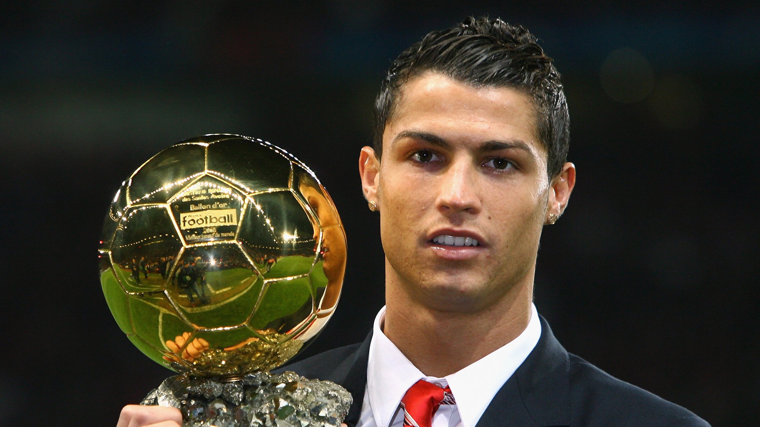 世界拳击职业冠军赛成都站 中国轻量级拳王TKO泰国对手成功卫冕金腰带